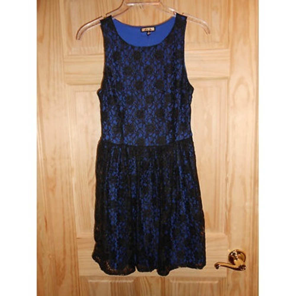 NEW Do & Be sz Small LBD Little Black Lace Short‎ Dress w/ Royal Blue Underlay!